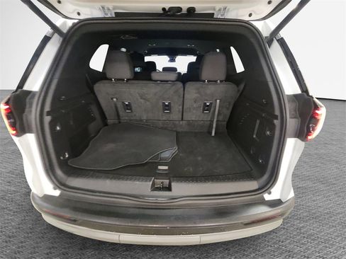 Certified 2025 GMC Acadia Elevation image 25