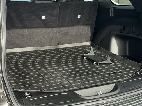 Used 2021 Jeep Grand Cherokee Laredo X image 27