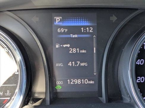 Used 2019 Toyota Camry SE image 12