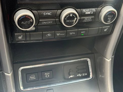 Used 2019 Subaru Ascent Premium w/ Popular Package #2A AWD/4WD image 17