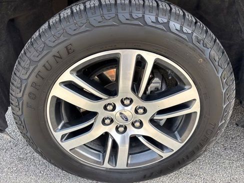 Used 2023 Ford Expedition Limited image 10