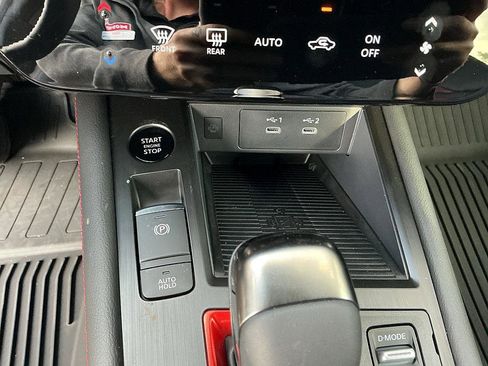 New 2025 Nissan Kicks SR image 19