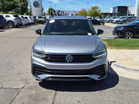 Used 2024 Volkswagen Tiguan SE R-Line AWD/4WD image 12