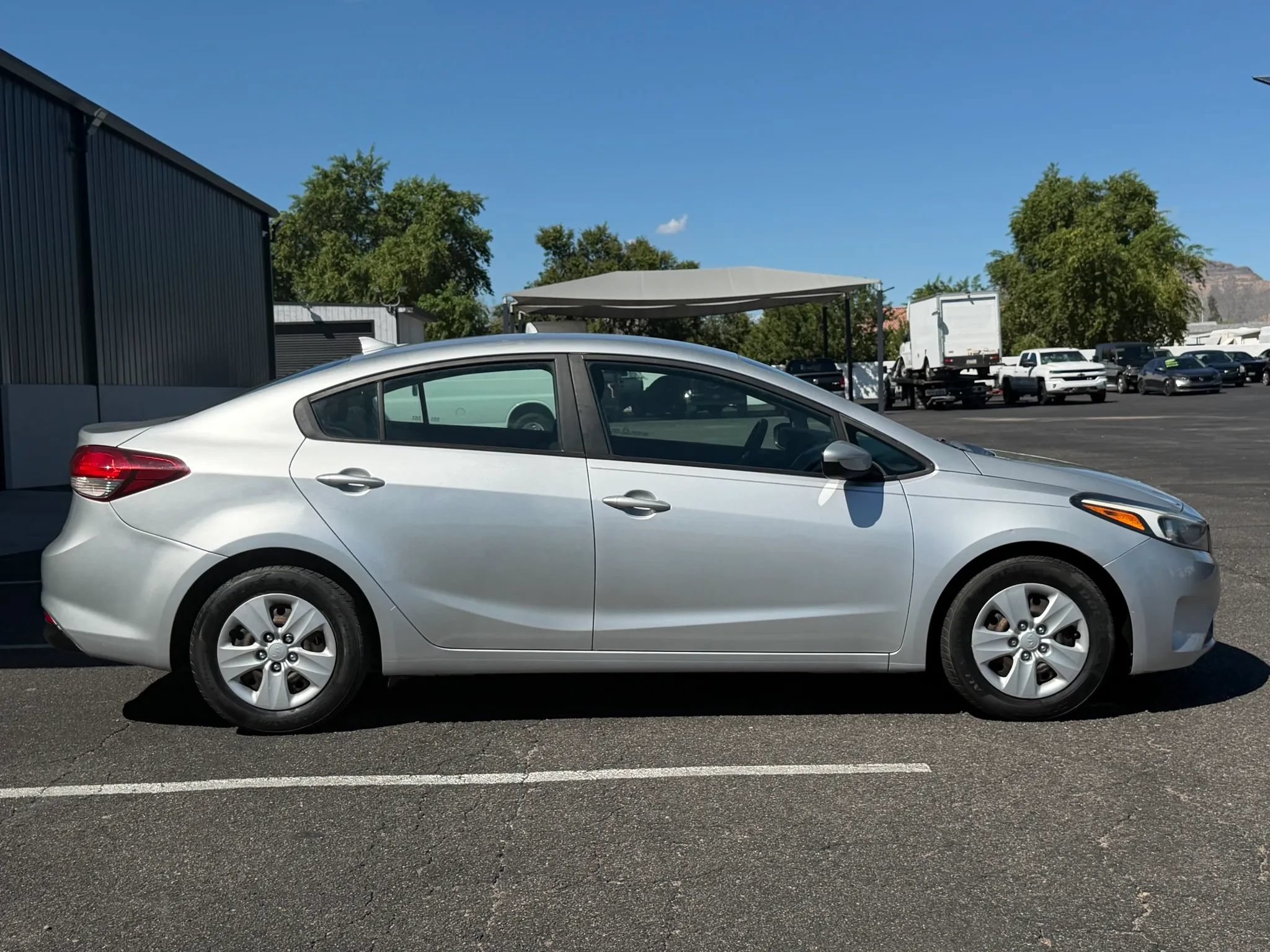 Used 2017 Kia Forte LX FWD image 10