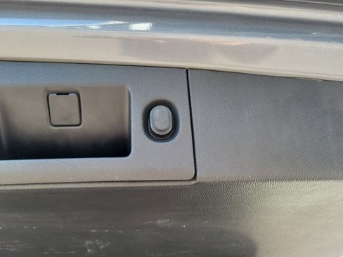 Used 2019 Chevrolet Tahoe LT AWD/4WD image 18