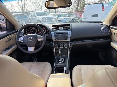 Used 2009 MAZDA MAZDA6 i Grand Touring w/ Moonroof & Bose Pkg FWD image 13