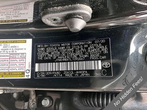 Used 2020 Toyota C-HR XLE FWD image 27