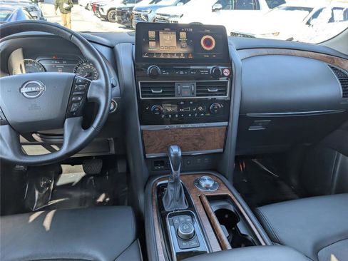 Used 2024 Nissan Armada SL w/ Captain's Chairs Package image 21