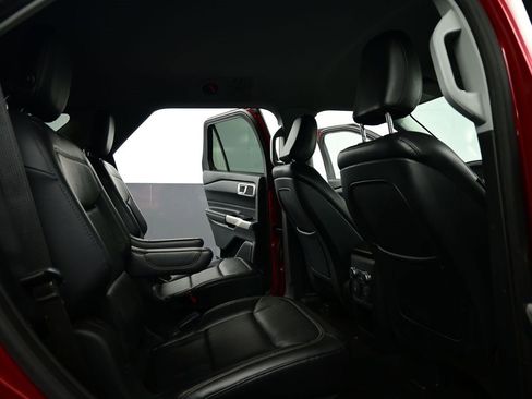 Used 2020 Ford Explorer XLT w/ Equipment Group 202A image 27