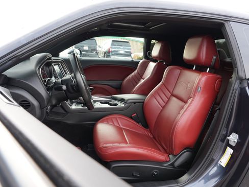 Used 2019 Dodge Challenger SRT Hellcat Redeye image 18