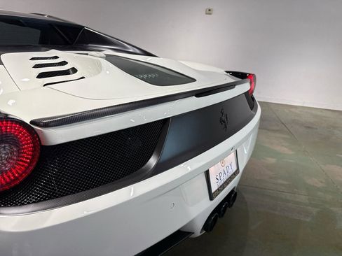 Used 2015 Ferrari 458 Spider RWD image 20
