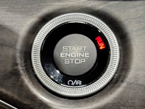 Used 2023 Jeep Grand Cherokee Limited AWD/4WD image 13