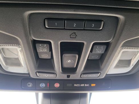 Used 2020 GMC Sierra 1500 AT4 w/ Technology Package AWD/4WD image 40