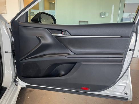 Used 2023 Toyota Camry SE image 16