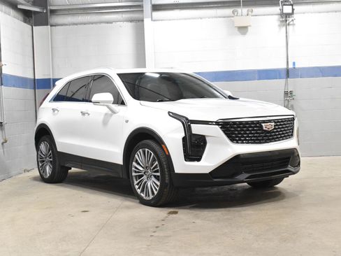 Certified 2024 Cadillac XT4 Premium Luxury AWD/4WD image 27