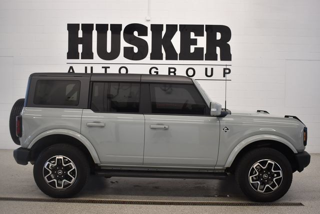 Used 2022 Ford Bronco Outer Banks AWD/4WD image 2