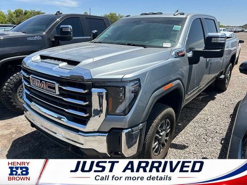Used 2025 GMC Sierra 2500 SLT AWD/4WD image 1