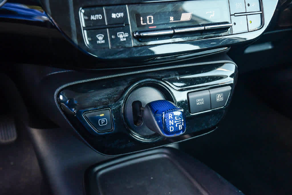 Used 2020 Toyota Prius LE FWD image 19