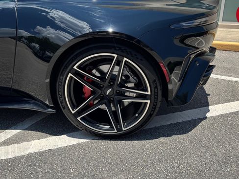 Used 2025 Aston Martin V8 Vantage Coupe RWD image 11