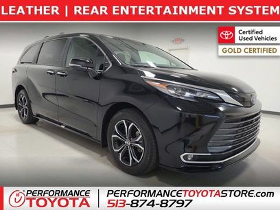 Certified 2025 Toyota Sienna Platinum