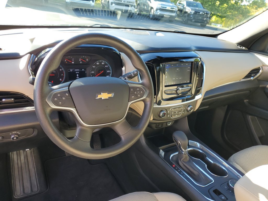 Used 2023 Chevrolet Traverse LS AWD/4WD image 6
