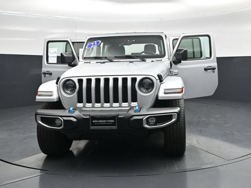 Used 2023 Jeep Wrangler Unlimited Sahara w/ Cold Weather Group AWD/4WD image 28