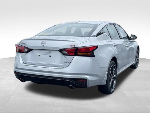 Certified 2023 Nissan Altima 2.5 SR w/ SR Premium Package AWD/4WD image 4