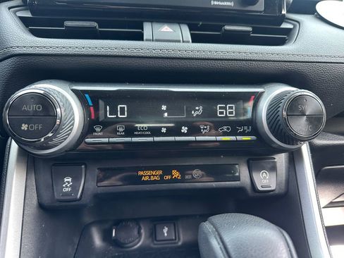 Used 2020 Toyota RAV4 XLE image 22