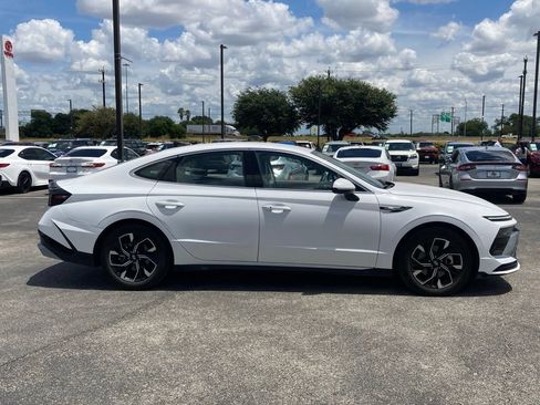Used 2025 Hyundai Sonata SEL FWD image 3