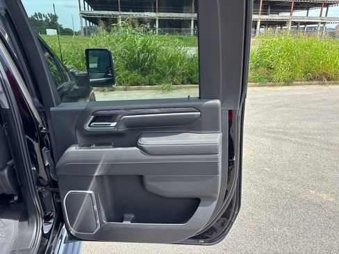 Used 2025 GMC Sierra 3500 SLT w/ SLT Premium Package AWD/4WD image 37