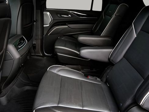 Used 2021 Cadillac Escalade ESV Sport w/ Driver Assist Tech Package image 28