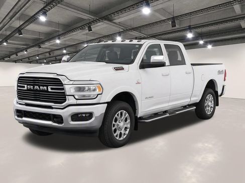 Used 2022 RAM 2500 Laramie AWD/4WD image 1
