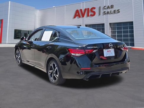 Used 2025 Nissan Sentra SV FWD image 9