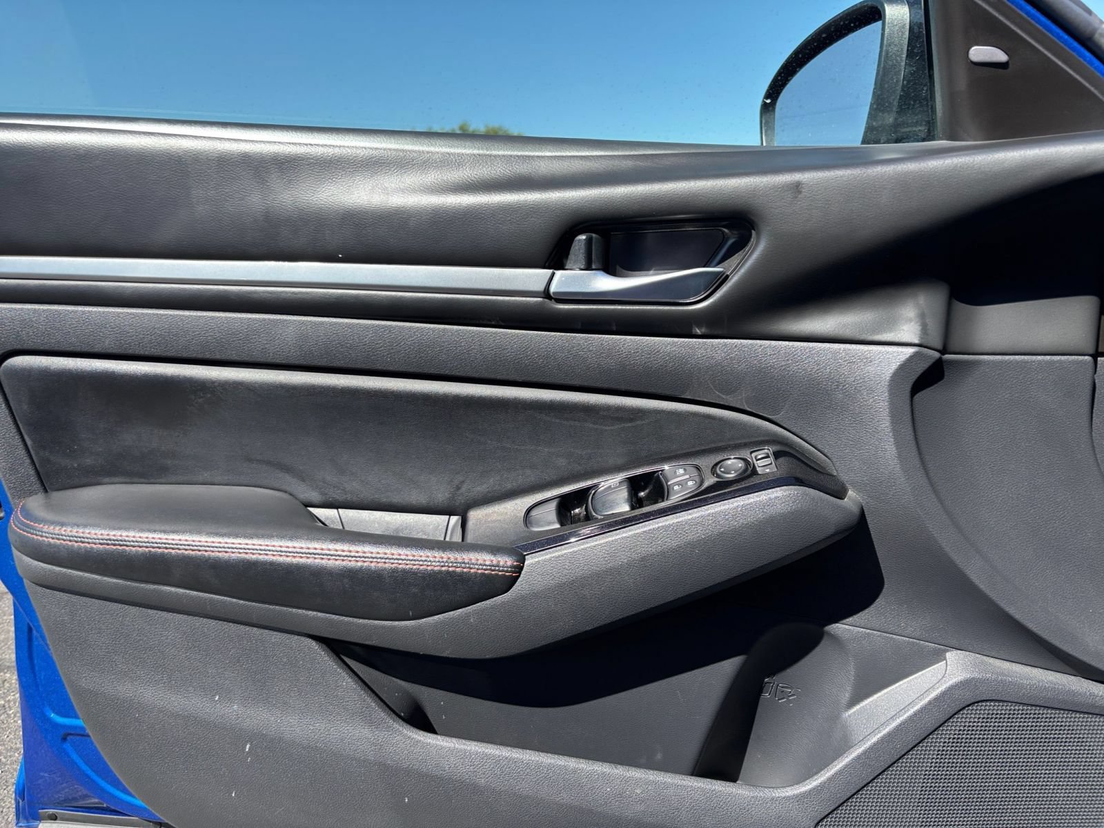 Used 2025 Nissan Altima 2.5 SR FWD image 18