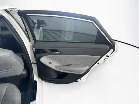 Used 2020 Toyota Avalon Limited w/ Advanced Safety Package FWD image 31