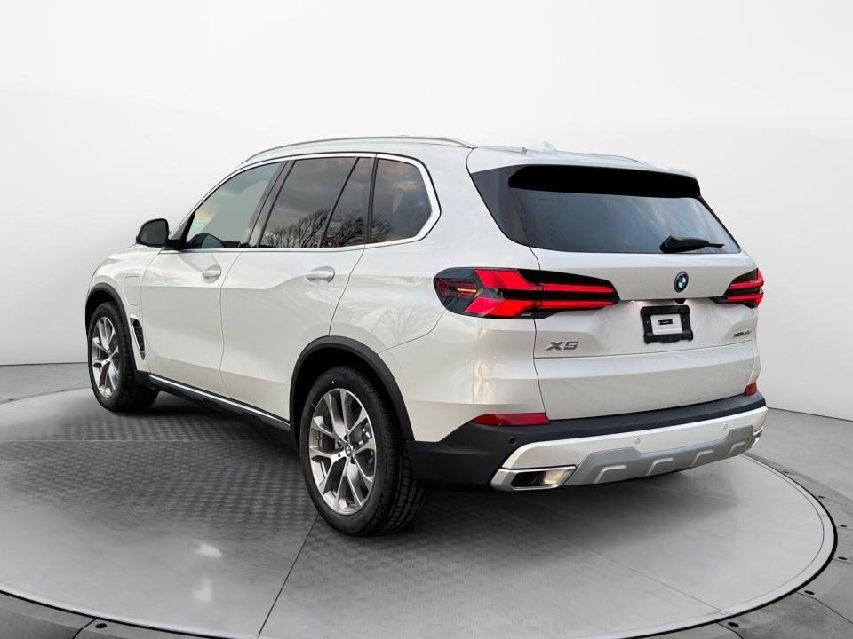 Used 2026 BMW X5 xDrive50e w/ Executive Package AWD/4WD image 5