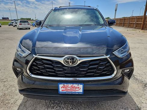 Used 2020 Toyota Highlander Limited FWD image 12