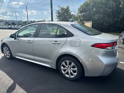 Used 2024 Toyota Corolla LE FWD image 3