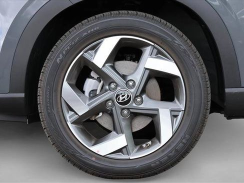 Used 2026 Hyundai Venue SEL FWD image 9
