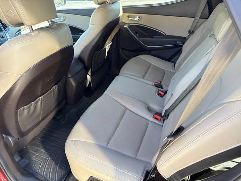 Used 2017 Hyundai Santa Fe Sport FWD image 11