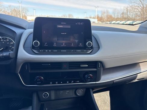 Used 2023 Nissan Rogue SV image 22