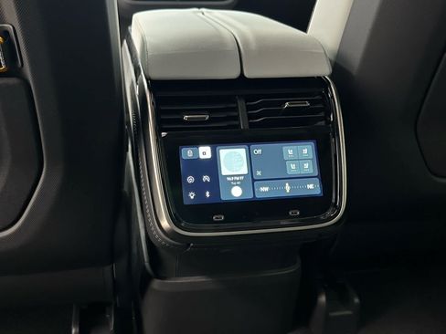 Used 2025 Rivian R1S Adventure AWD/4WD image 39
