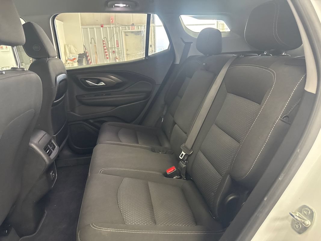 Used 2022 GMC Terrain SLE w/ Driver Convenience Package AWD/4WD image 18