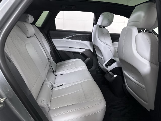Used 2024 Cadillac Lyriq Luxury AWD/4WD image 28