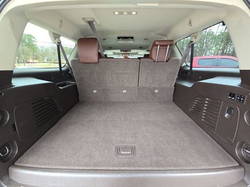 Used 2017 Chevrolet Suburban Premier image 14