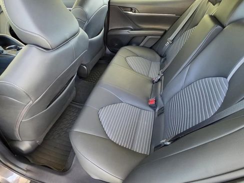 Used 2024 Toyota Camry SE image 10