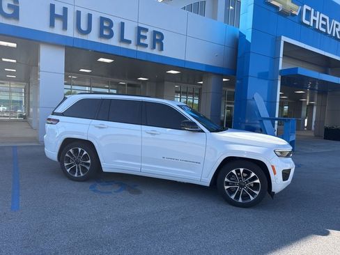Used 2024 Jeep Grand Cherokee Overland w/ Luxury Tech Group IV AWD/4WD image 33