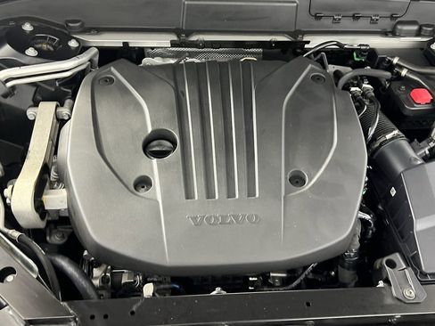 Used 2025 Volvo XC60 B5 Plus image 34