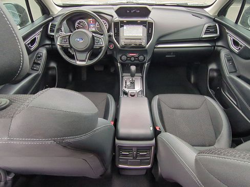 Used 2023 Subaru Forester Premium image 29