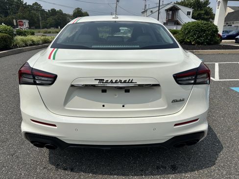Used 2021 Maserati Ghibli Trofeo image 4